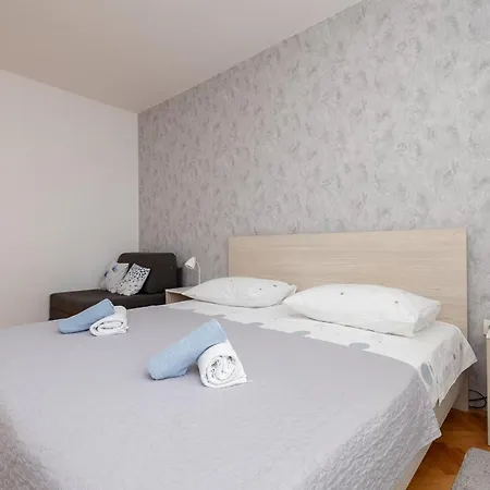 Apartment Ivan - With Parking Omis